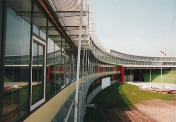 Referenz Gitterroste am Gymnasium in Neufahrn